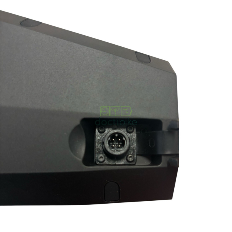 Batterie Compatible Yamaha PW PW-X PW-SE PW-TE - 36V 20Ah - vue du connecteur de charge