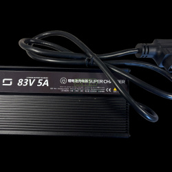 Super Soco -lader voor motorfietsen TC Max 95 - 72 V 5 Ah