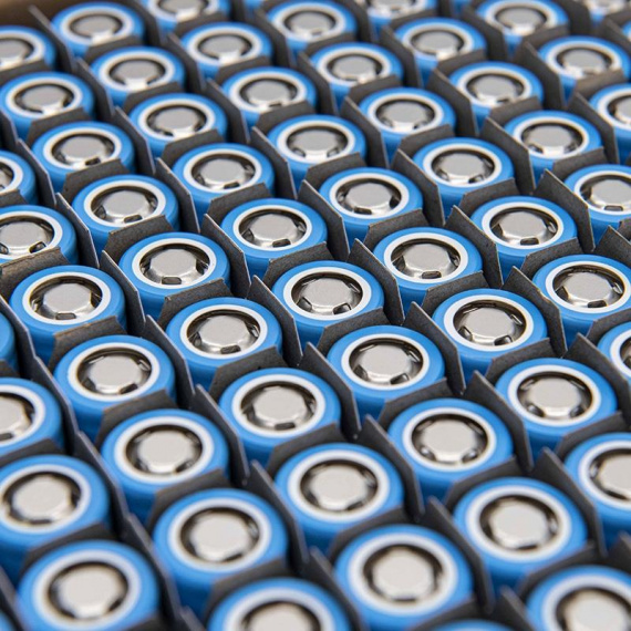 Cellule 18650 2,55A/h 3C [EVE] - 100 unités