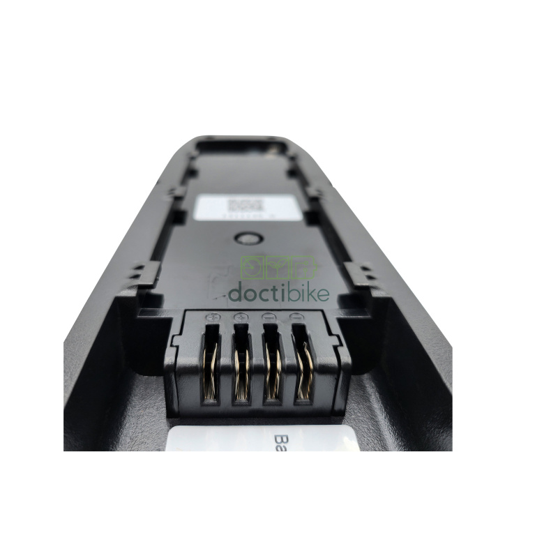 Batterie vélo compatible multimarque Hailong 36V 10.4Ah à 17Ah - Cadre (4 broches) - vue dessous avec connecteur de décharge