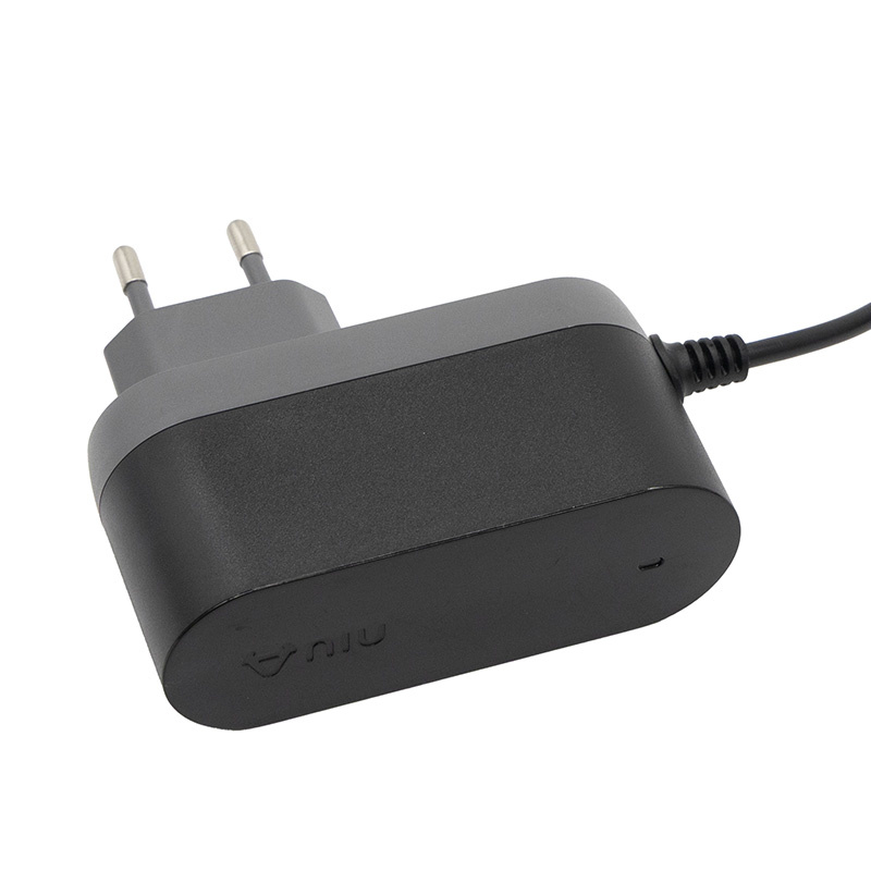 Chargeur 6S (sortie 25,2V) Niu KQi Youth UE
