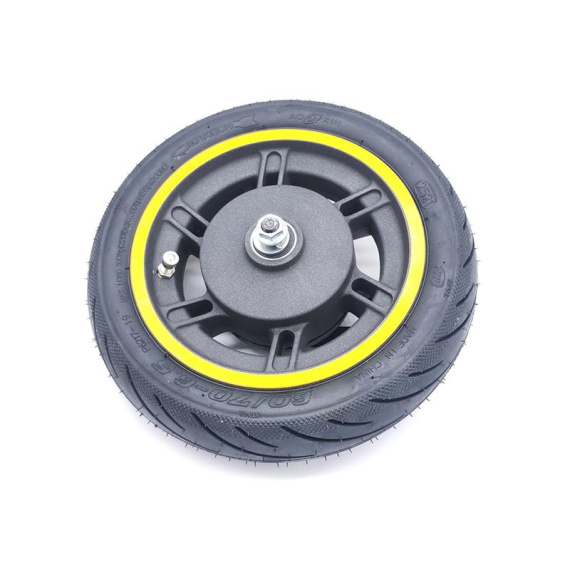 Cerchio 6.5/B44 con pneumatico 60/70 con freno a tamburo per Max G30