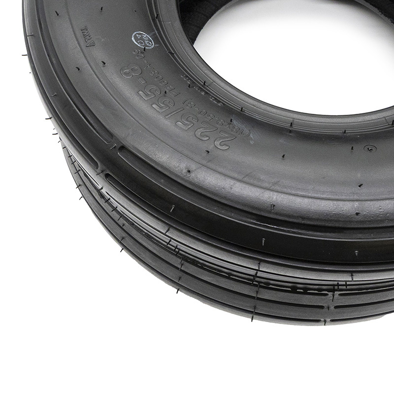 Schlauchloser Reifen 18x9,5-8 / 225/55-8 glatt [Feiben]