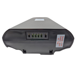 Batterie vélo Arcade Brooklyn 36V 8.8Ah, 9.6Ah et 13Ah - Porte-bagages - vue connecteur de décharge