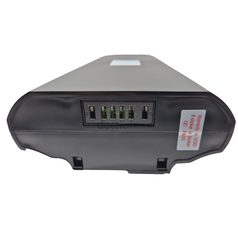 Batterie vélo Arcade Brooklyn 36V 8.8Ah, 9.6Ah et 13Ah - Porte-bagages - vue connecteur de décharge