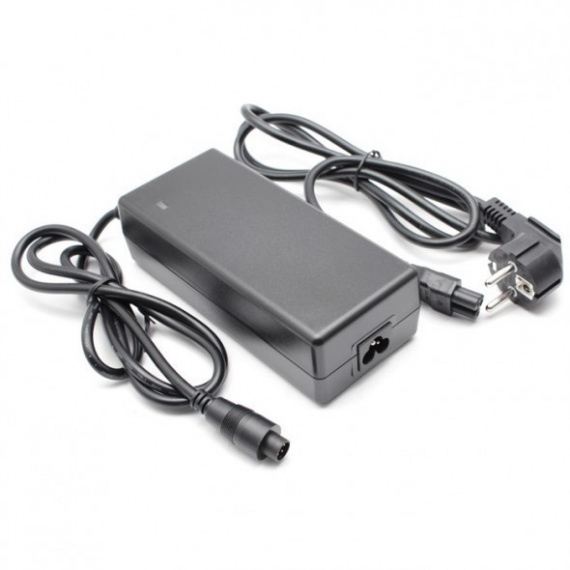 Chargeur Neomouv 42V pour batterie Panasonic 9Ah ou 11Ah Chargeur Neomouv 42V pour batterie Panasonic 9Ah ou 11Ah