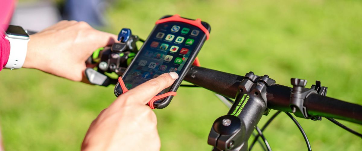 Téléphone avec applications sur un vélo