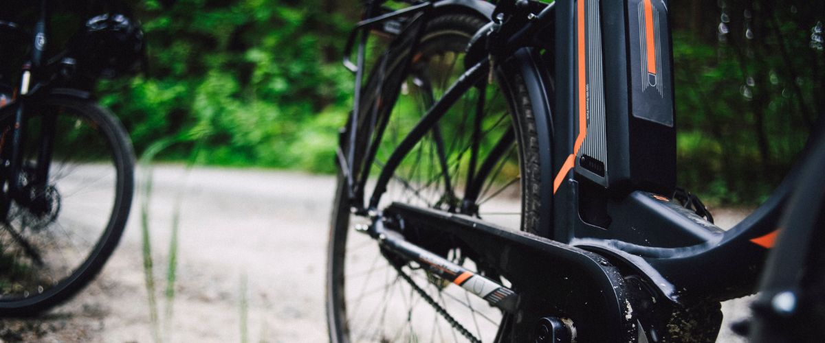 Vélo électrique en zoom sur la batterie