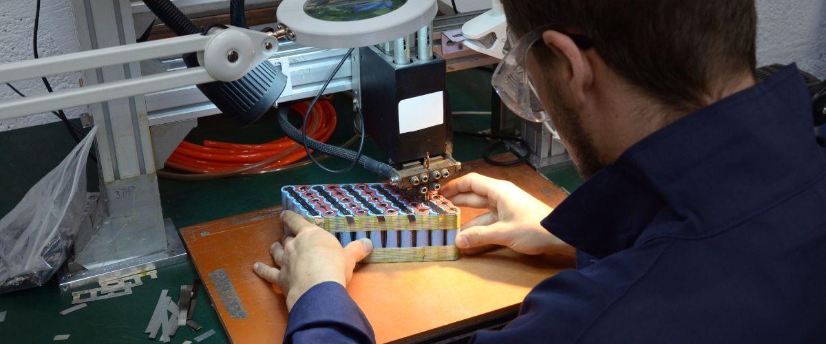 Reconditionnement d'une batterie de velo electrique dans l'atelier Doctibike